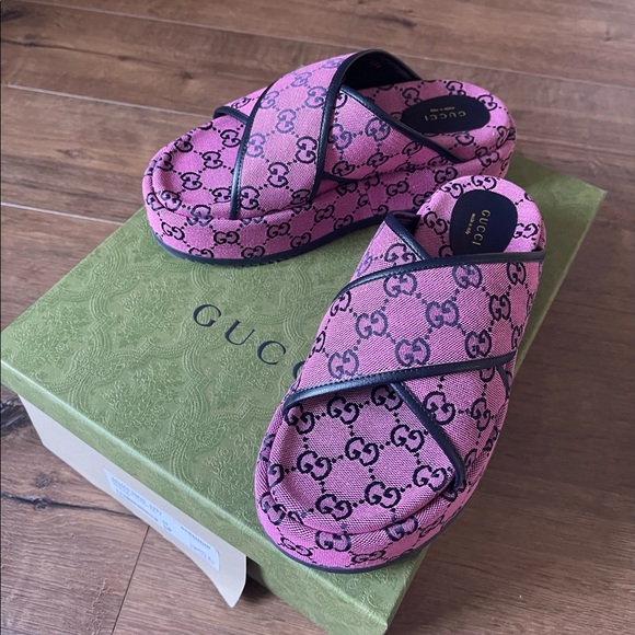 GUCCI-AUTHENTIC NWT/Box-Purple Logo Sandals - Picture 9 of 16